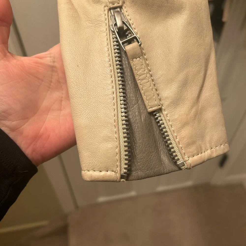 Mauritius Tan Leather Jacket with Gray Star Accents - Picture 7 of 12